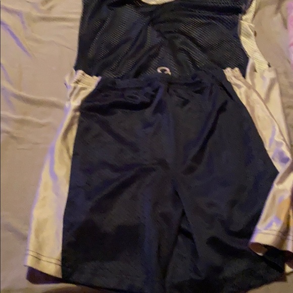 Shorts and shirt outfit - Picture 2 of 5